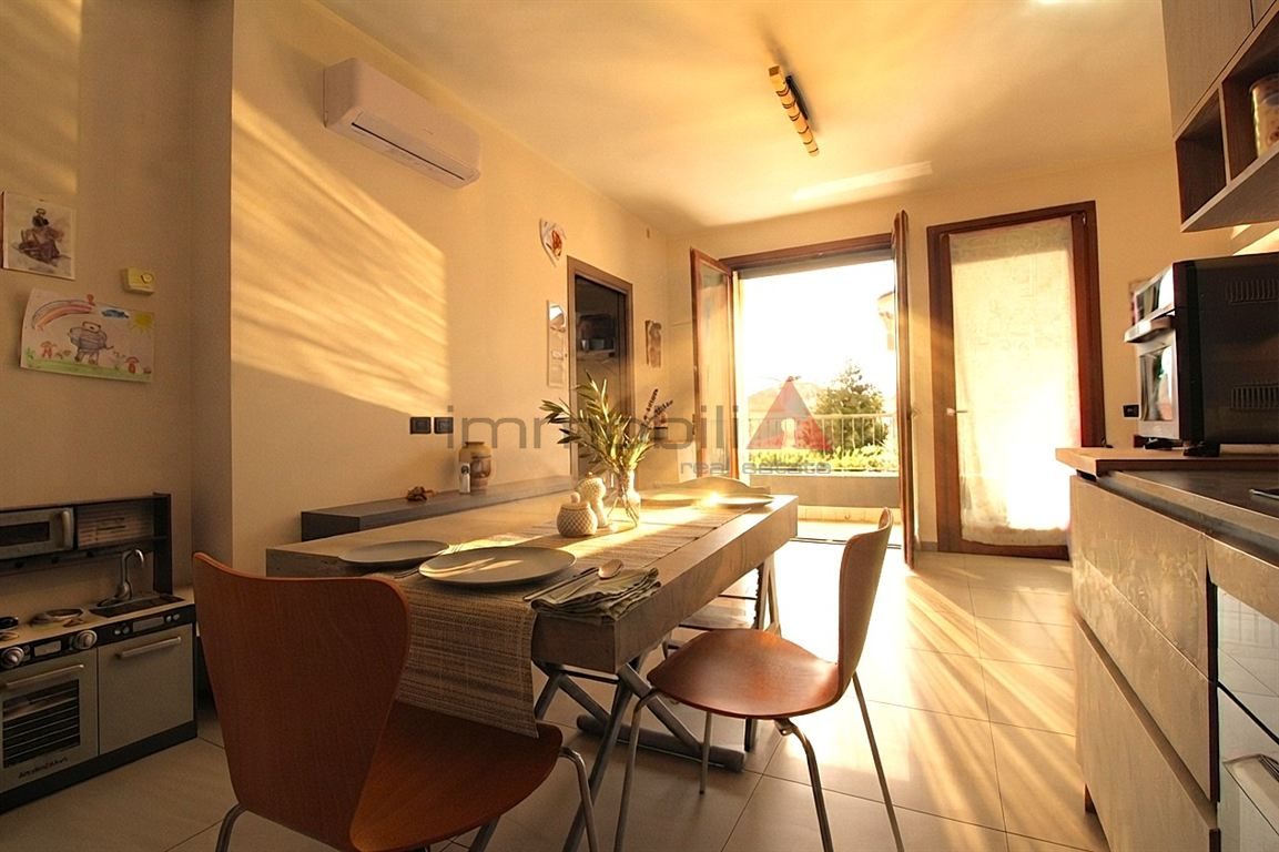 Luminoso Bilocale con Terrazzo, Cantina e Box a Brugherio (MB) – Libero Subito Euro 197.000,00