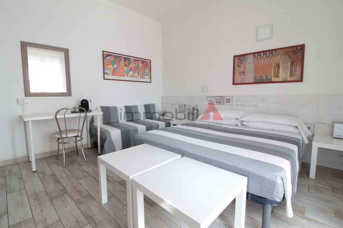 Monza - 3 locali di 88mq ristrutturato compresa attività di AFFITTACAMERE