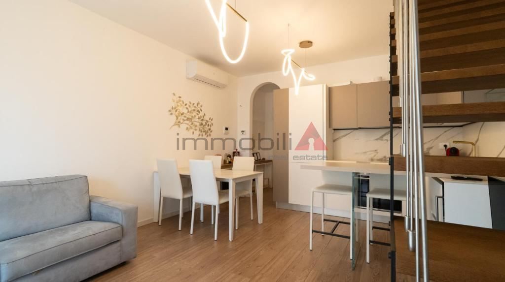 Stupendo Trilocale con Terrazzo in Parquet – Zona Stazione/Centro