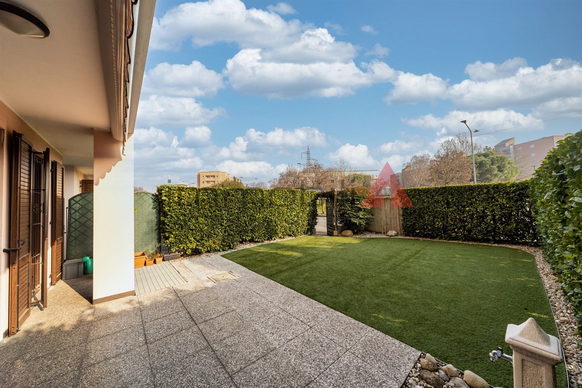 Brugherio zona Torazza - 3 locali con giardino privato e taverna