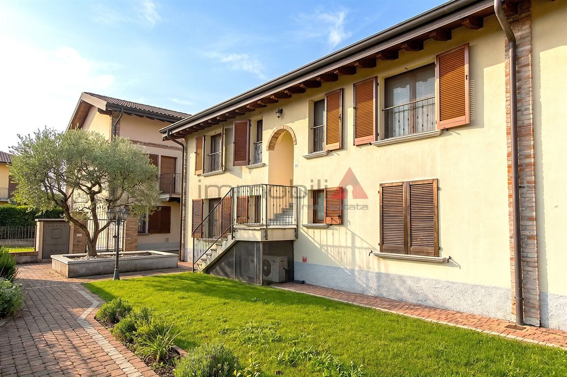 Liscate - 2 locali arredato in cascinale restaurato Euro 150.000,00