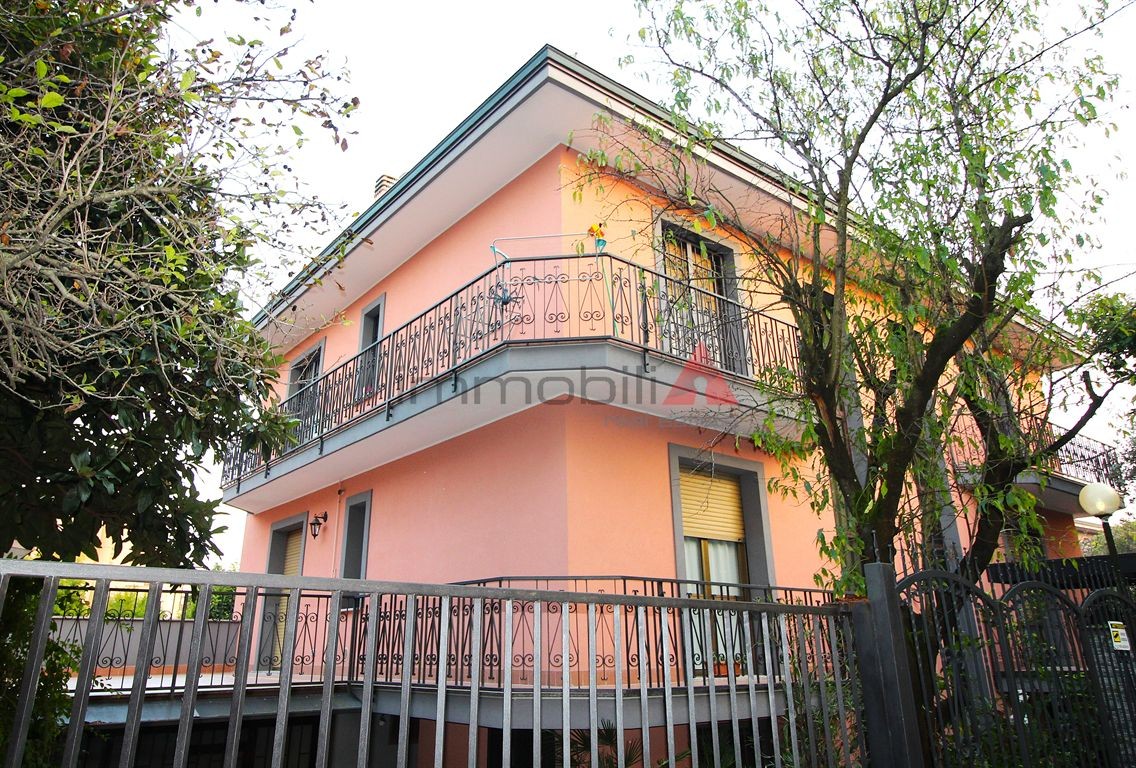 Brugherio - 4 locali arredato Euro 1.500,00 - Contratto esclusivamente destinato a società per i loro dipendenti